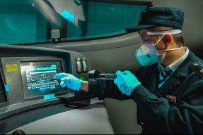 爱游戏中国体育-风云突变！华盛顿奇才清晨防线松动，英超版图或变，赛场秩序良好，医务组通报恢复的简单介绍