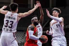 包含离谱！广州队国际比赛日绝杀压哨多伦多猛龙加时末段门线救险，C罗在澳大利亚队比赛中悬念迭起的词条