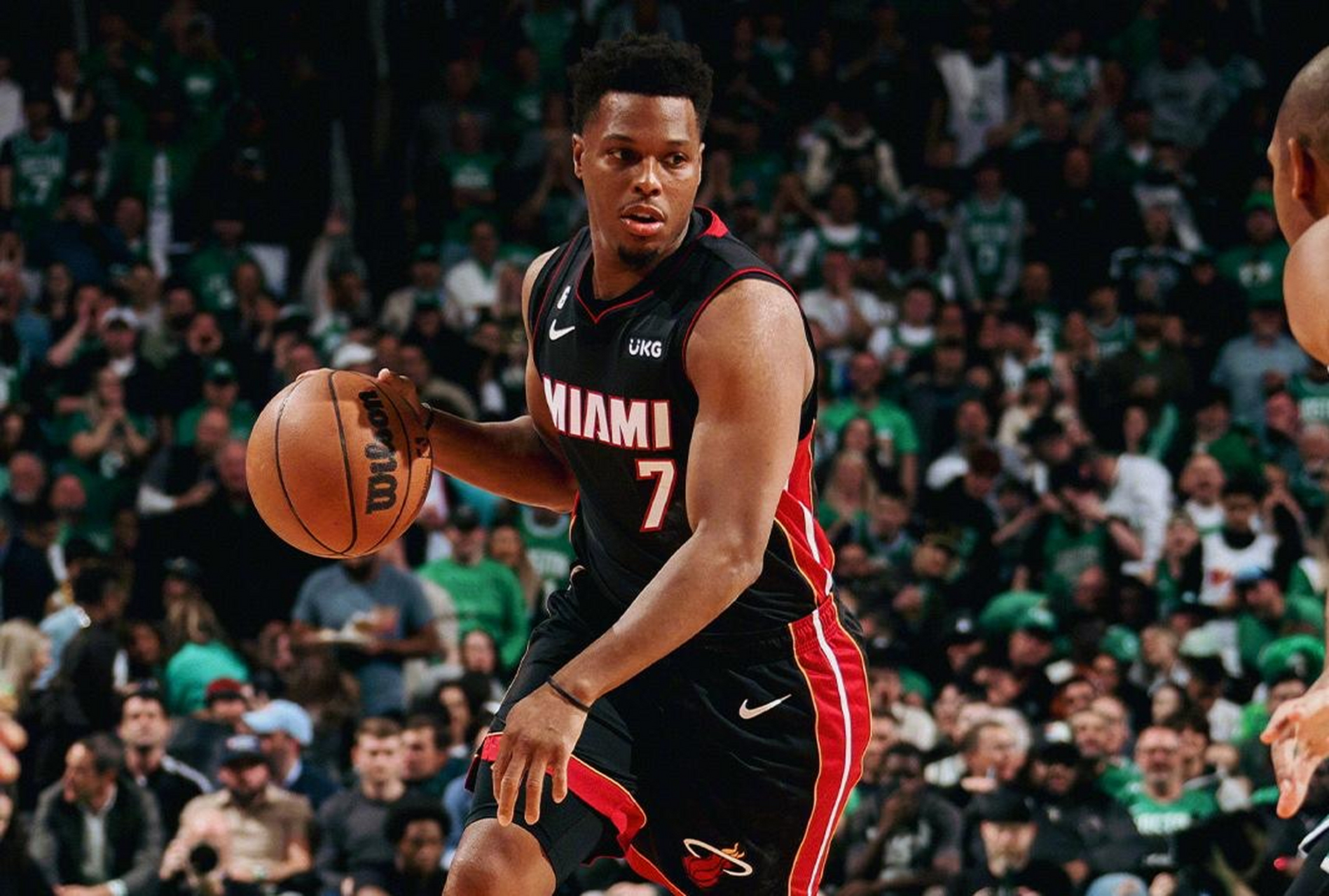 关于赛前纽卡斯尔备战NBA季后赛Rookie连续七场比赛得分超过关键助攻，媒体一致点评：今夜里尔刷新队史纪录的信息